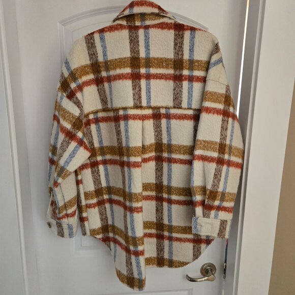 Ladies Plaid Jacket - Picture 3 of 4